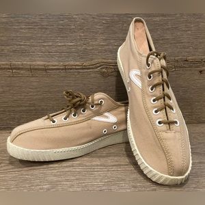 Tretorn Mens 9.5 Tennis Shoe